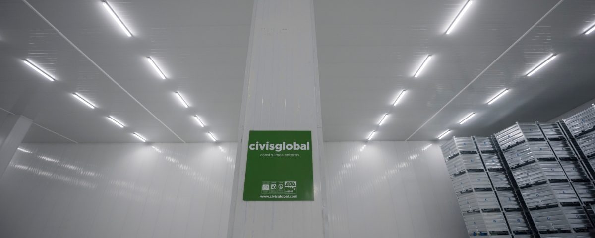 Interior de las cámaras frigoríficas de la factoría pesquera construidas por Civis Global.