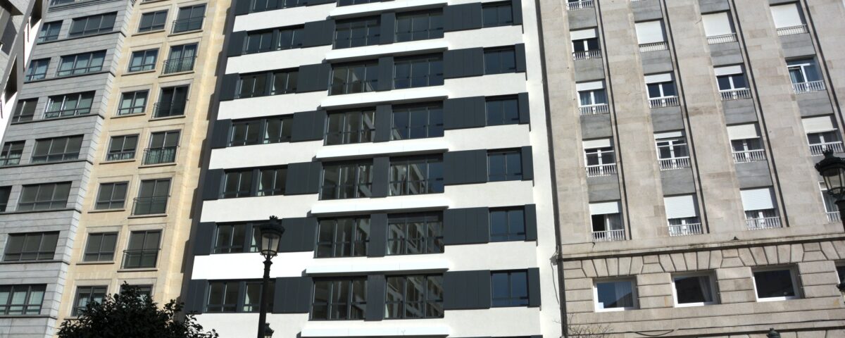 fachada edificio en calle Miragaya de Vigo